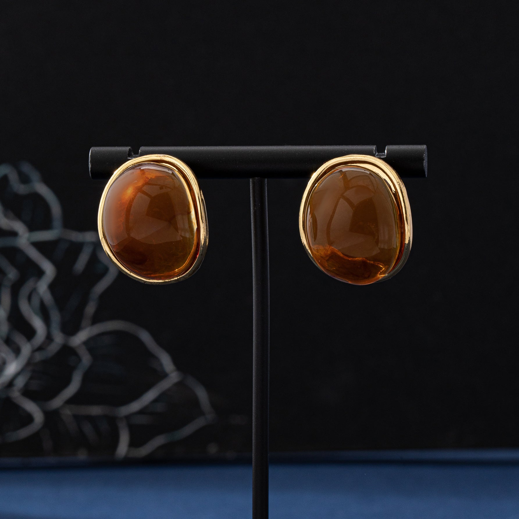 Oval Stud Earrings For Unisex Featuring Zinc Alloy With Resin Inlay And 925 Sterling Silver Posts In Simple Style
