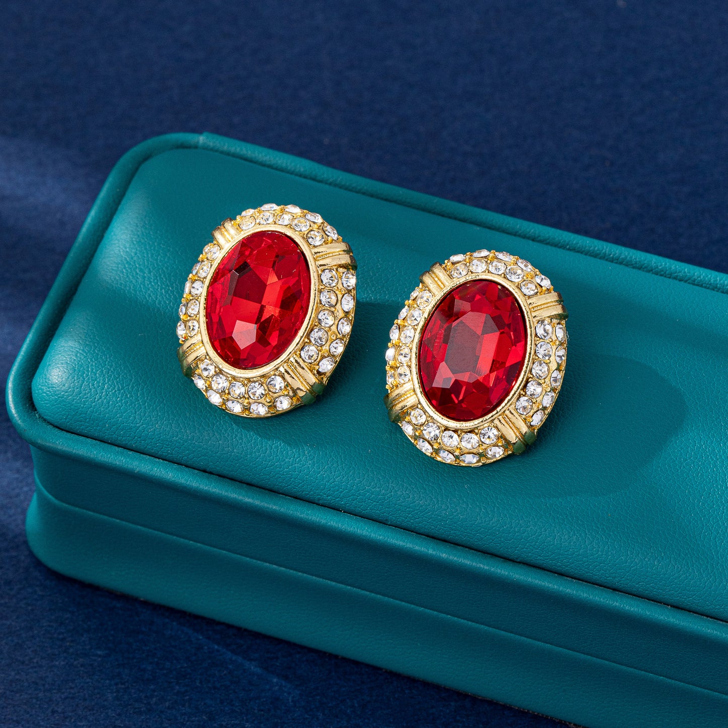 Handmade Water Droplets Earrings For Unisex Featuring Zinc Alloy Material And 925 Sterling Silver Studs With Glass Inlay In Silver