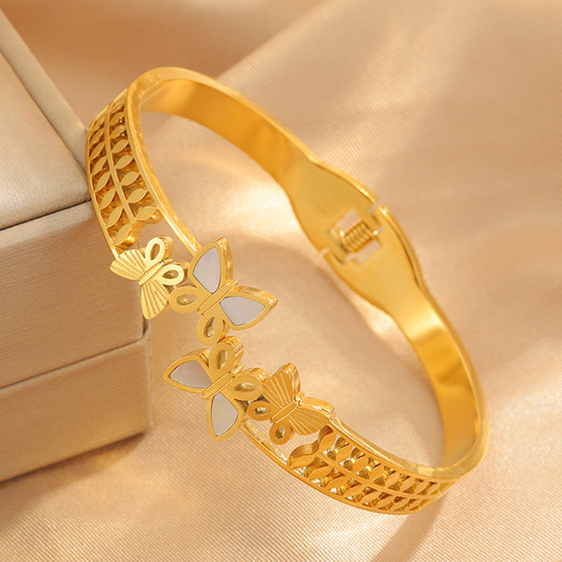Lucky Heart Titanium Steel Bangle For Women With Shell Inlay In Gold