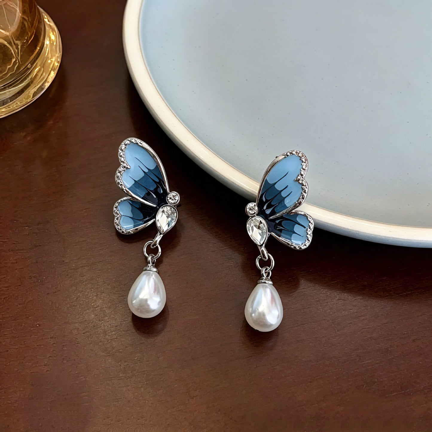 Butterfly Stud Earrings For Unisex Featuring Ombre Zinc Alloy With Artificial Pearl Inlay And 925 Sterling Silver Ear Pins