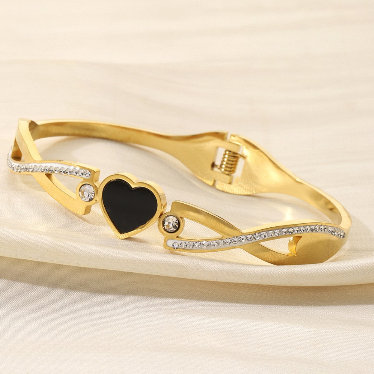 Waterproof Non Tarnish Circle Bangle In Gold, Titanium Steel With Real Gold Plated PVD Coating