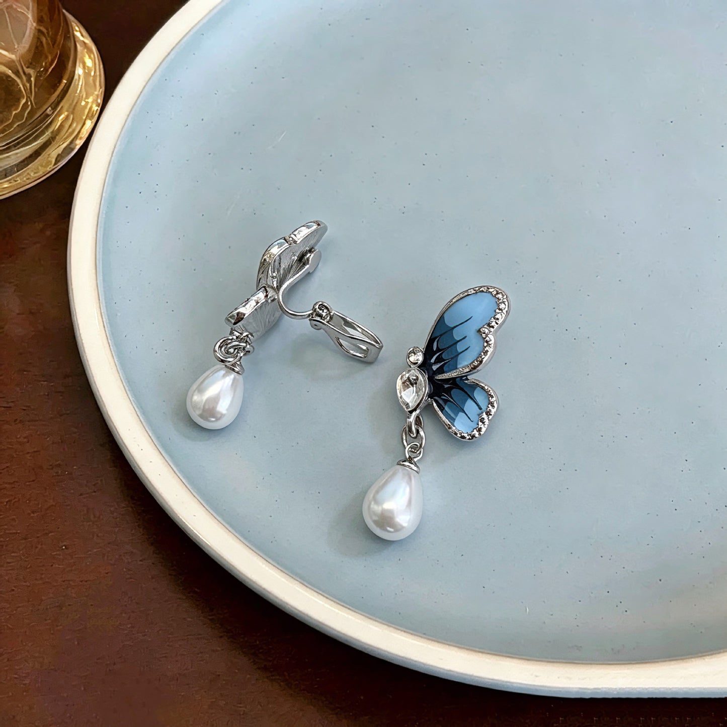 Butterfly Stud Earrings For Unisex Featuring Ombre Zinc Alloy With Artificial Pearl Inlay And 925 Sterling Silver Ear Pins