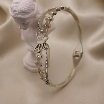Lucky Heart Titanium Steel Bangle For Women With Shell Inlay In Gold