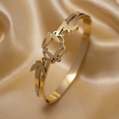 Lucky Heart Titanium Steel Bangle For Women With Shell Inlay In Gold
