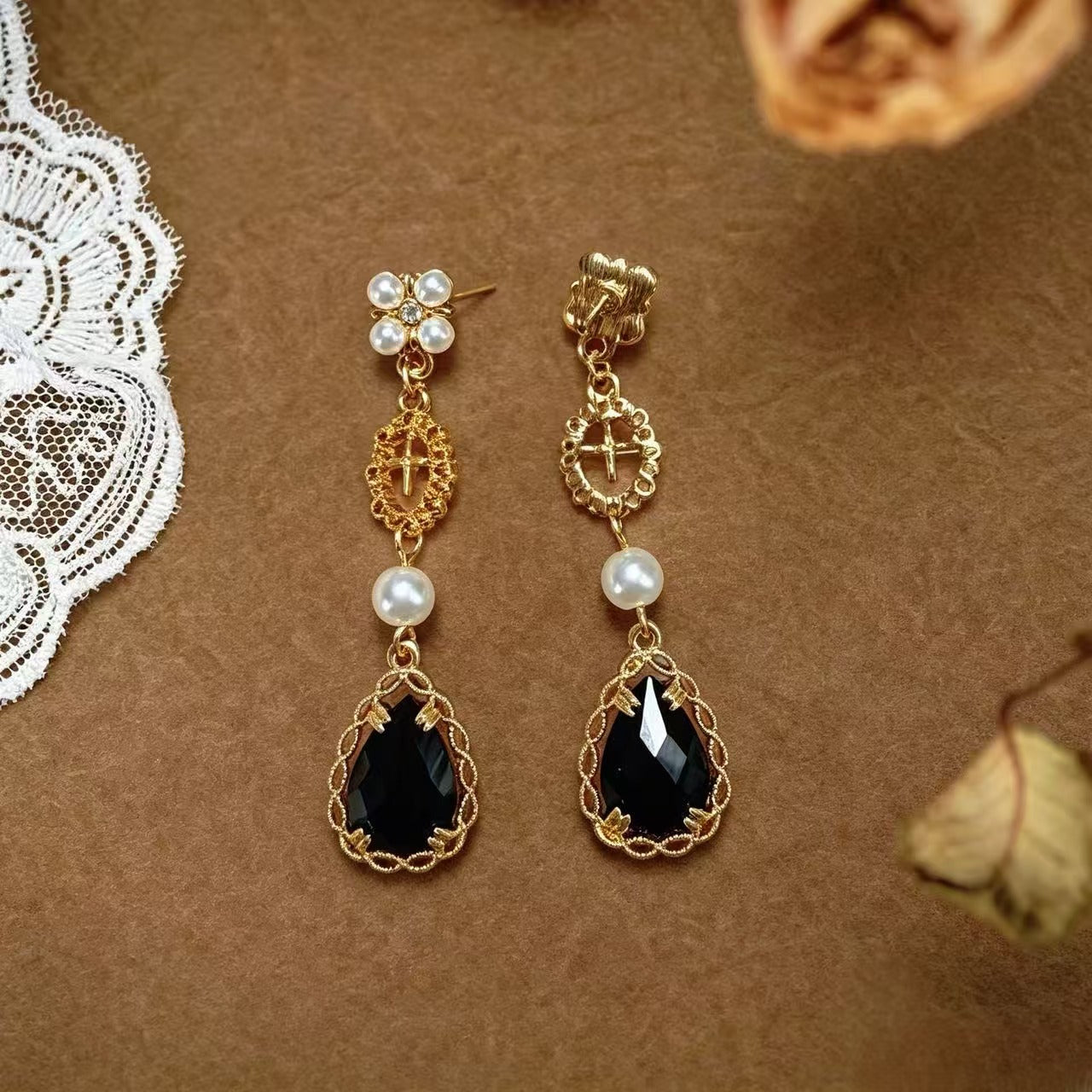 Elaborate Water Droplets Earrings For Unisex Featuring Electroplated Silver Alloy With Crystal Inlay