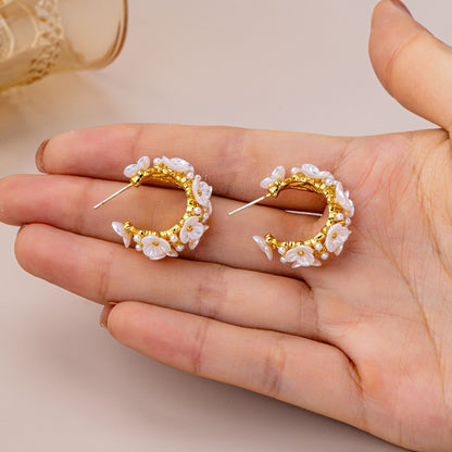 White Flower Stud Earrings For Unisex Featuring Alloy And Shell Inlay With 925 Sterling Silver Posts