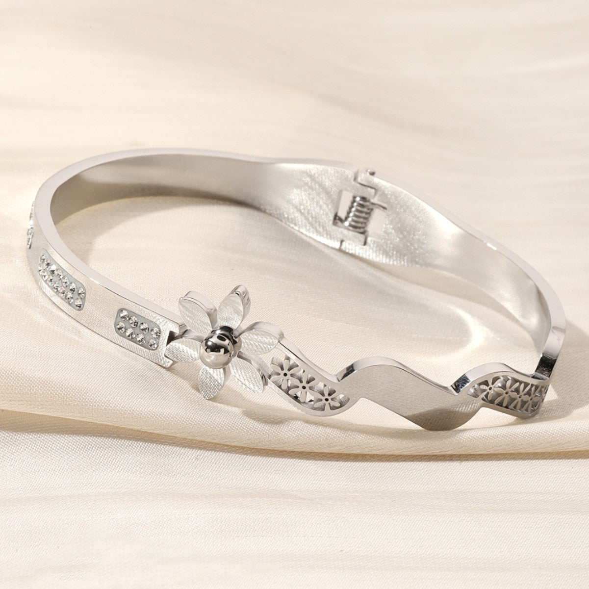 Sweet Flowers Bangle For Women In Gold, Electroplated Titanium Steel Jewelry