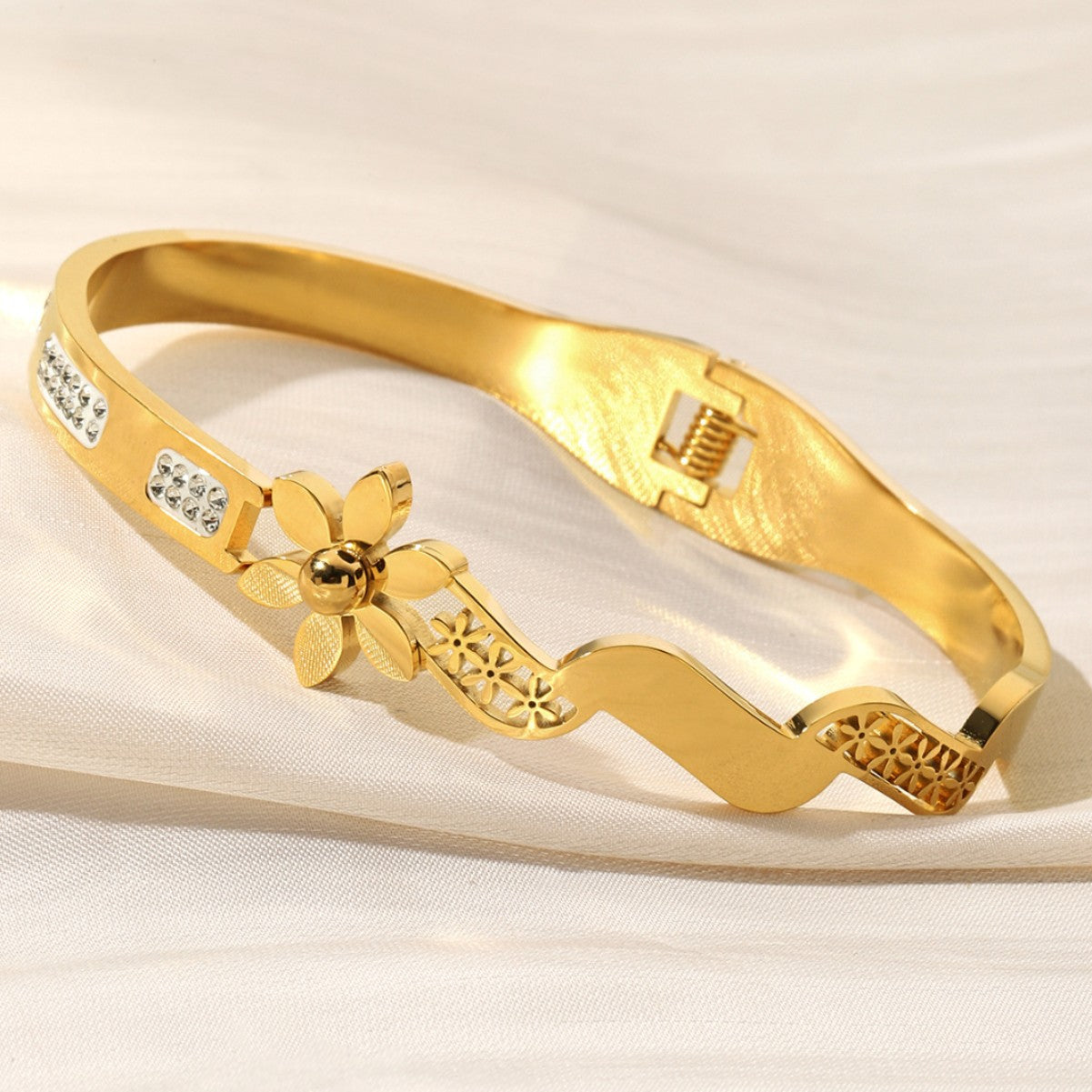 Sweet Flowers Bangle For Women In Gold, Electroplated Titanium Steel Jewelry