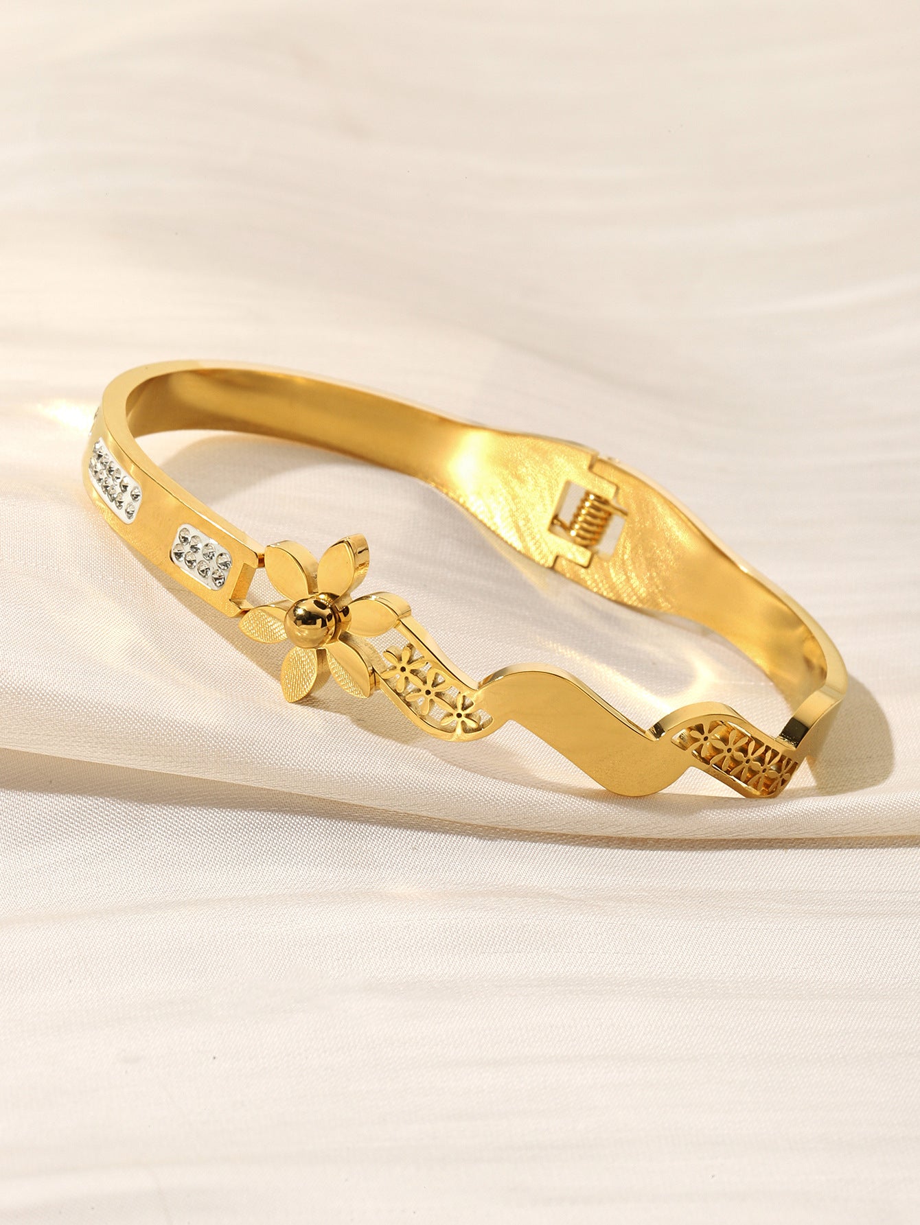 Sweet Flowers Bangle For Women In Gold, Electroplated Titanium Steel Jewelry