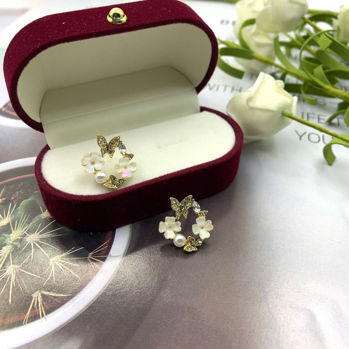 Sweet Silver Flowers Stud Earrings For Women With Electroplated Metal And Artificial Gemstones Inlay