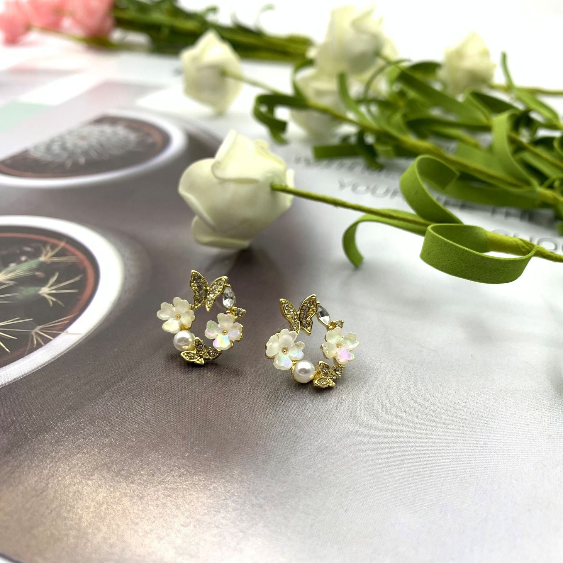 Sweet Silver Flowers Stud Earrings For Women With Electroplated Metal And Artificial Gemstones Inlay