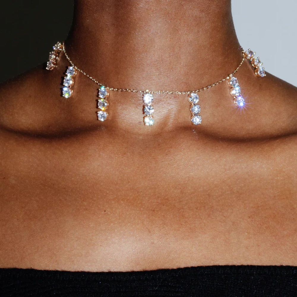 Crystal Silver Pendant Necklace For Women Featuring Electroplated Alloy With Rhinestone Inlay