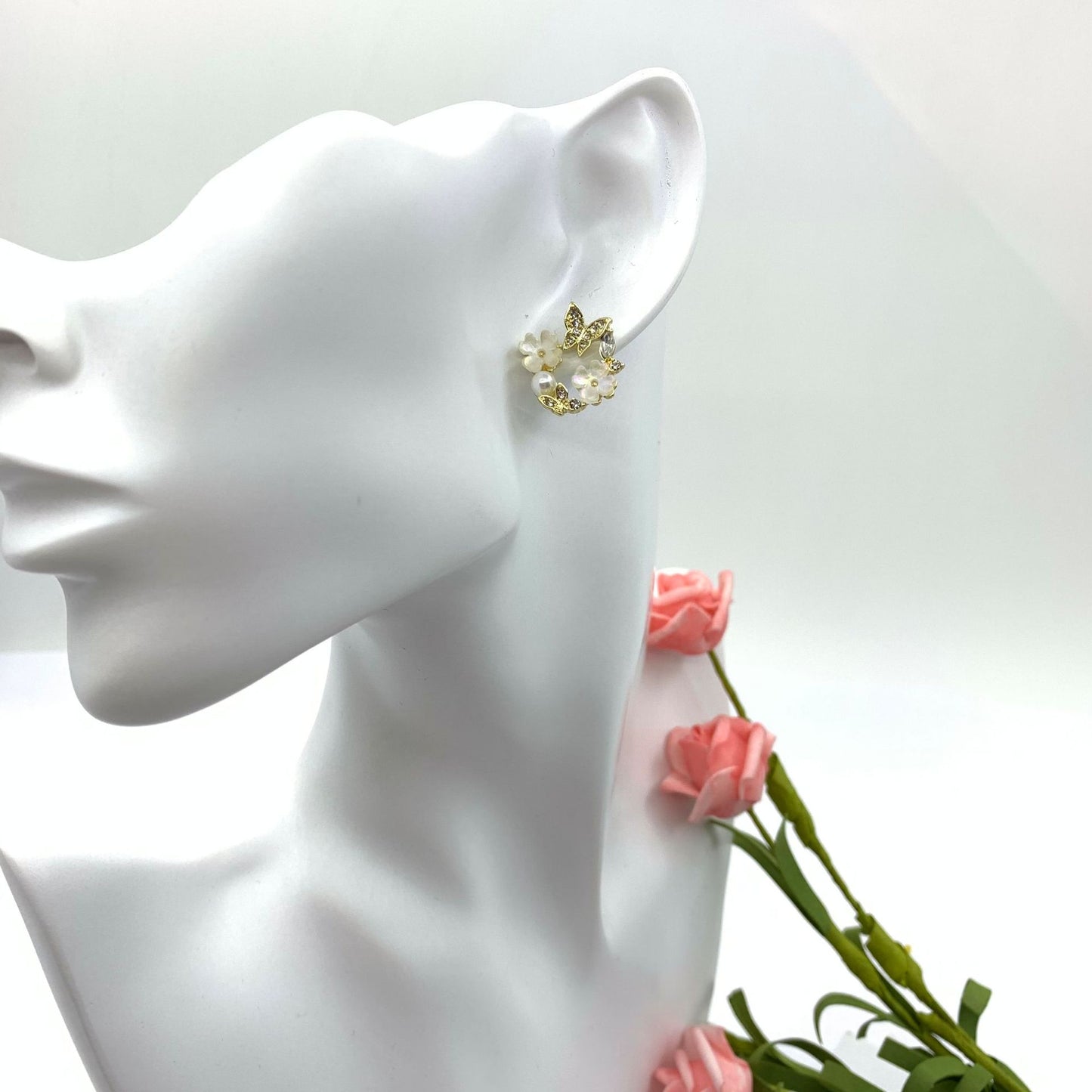Sweet Silver Flowers Stud Earrings For Women With Electroplated Metal And Artificial Gemstones Inlay