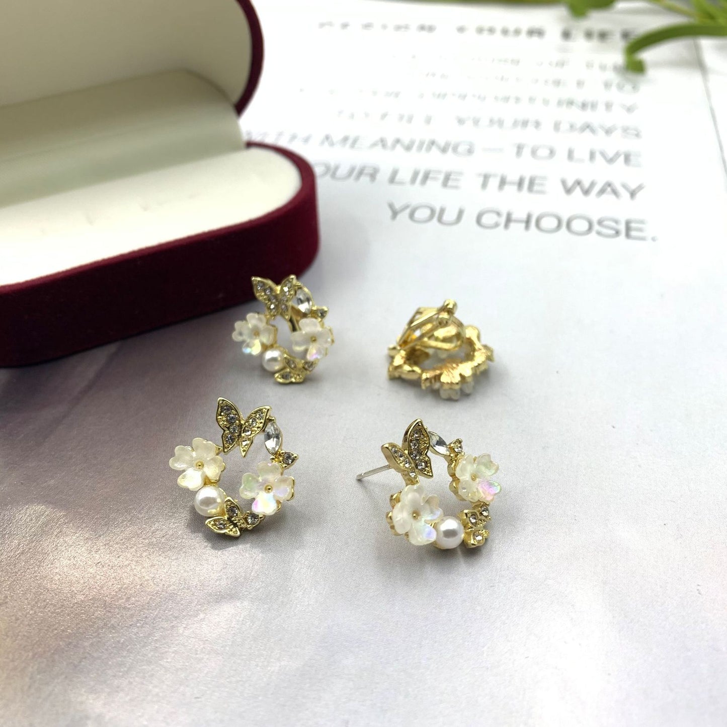 Sweet Silver Flowers Stud Earrings For Women With Electroplated Metal And Artificial Gemstones Inlay