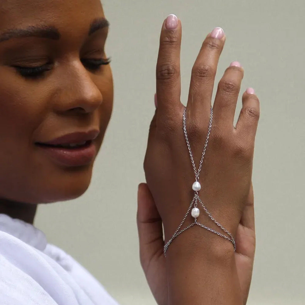 Red Pearl Hand Chain Bracelet For Women With Alloy Chain Featuring Crystal Inlay