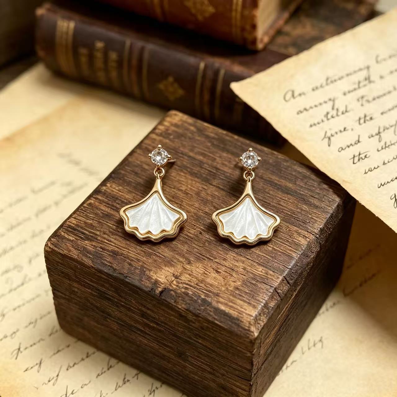 Ginkgo Leaf Stud Earrings For Unisex Featuring White Copper And Mother-of-pearl Shell Inlay In Sweet Style
