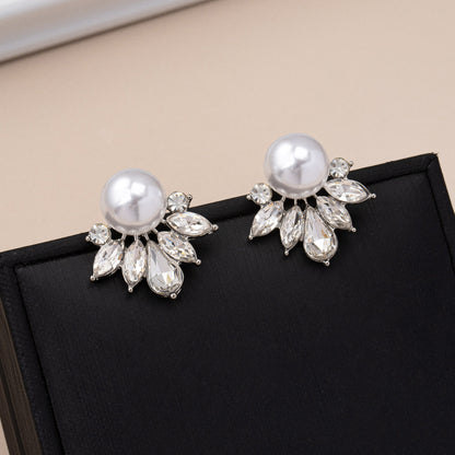 Retro Flowers Tassel Earrings For Women With Zinc Alloy Ear Pins And Artificial Pearl Inlay, Clip-On Style