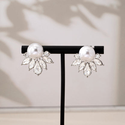 Retro Flowers Tassel Earrings For Women With Zinc Alloy Ear Pins And Artificial Pearl Inlay, Clip-On Style