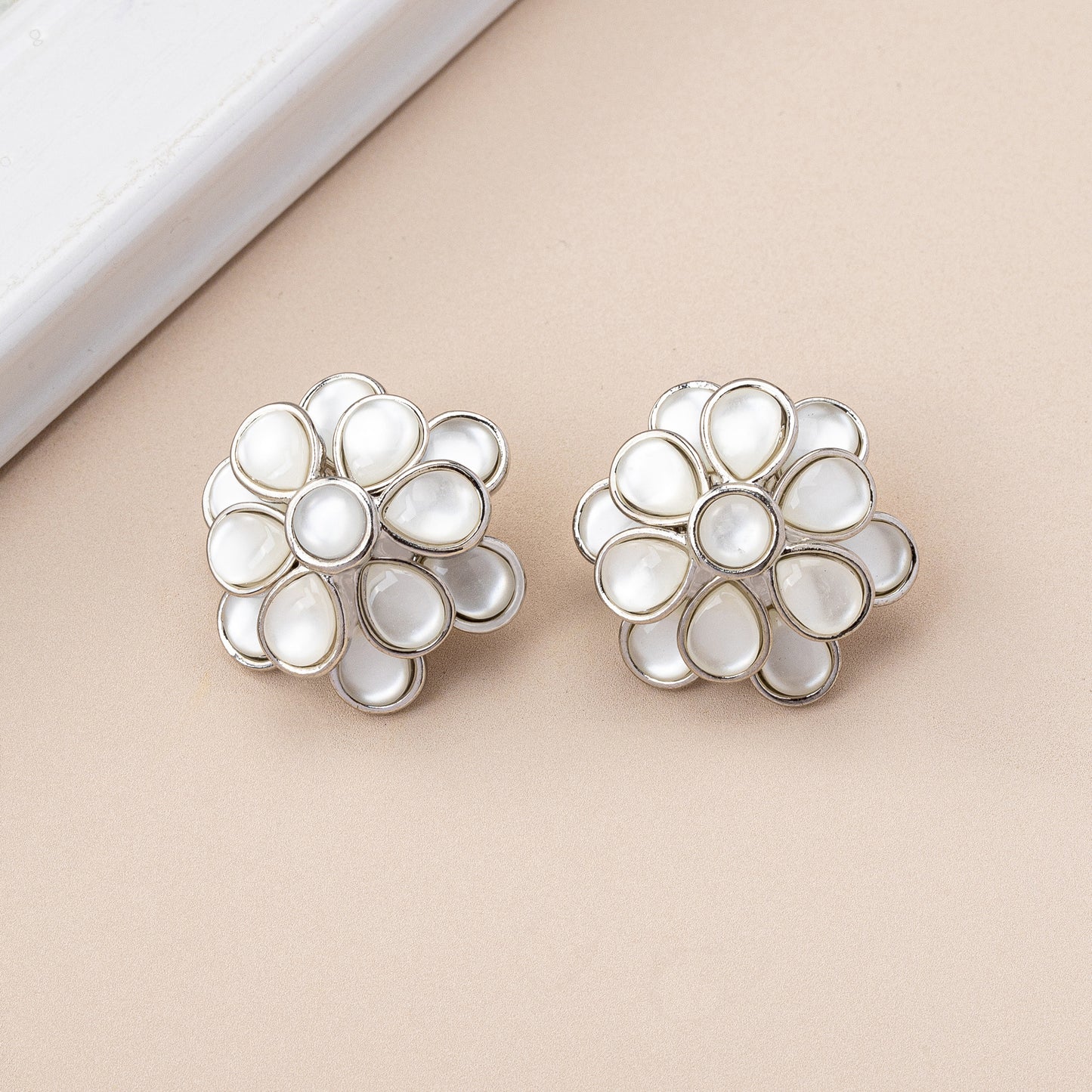 Unisex Flowers Stud Earrings For Everyday Wear, Alloy With Electroplated Finish And 925 Sterling Silver Ear Pins