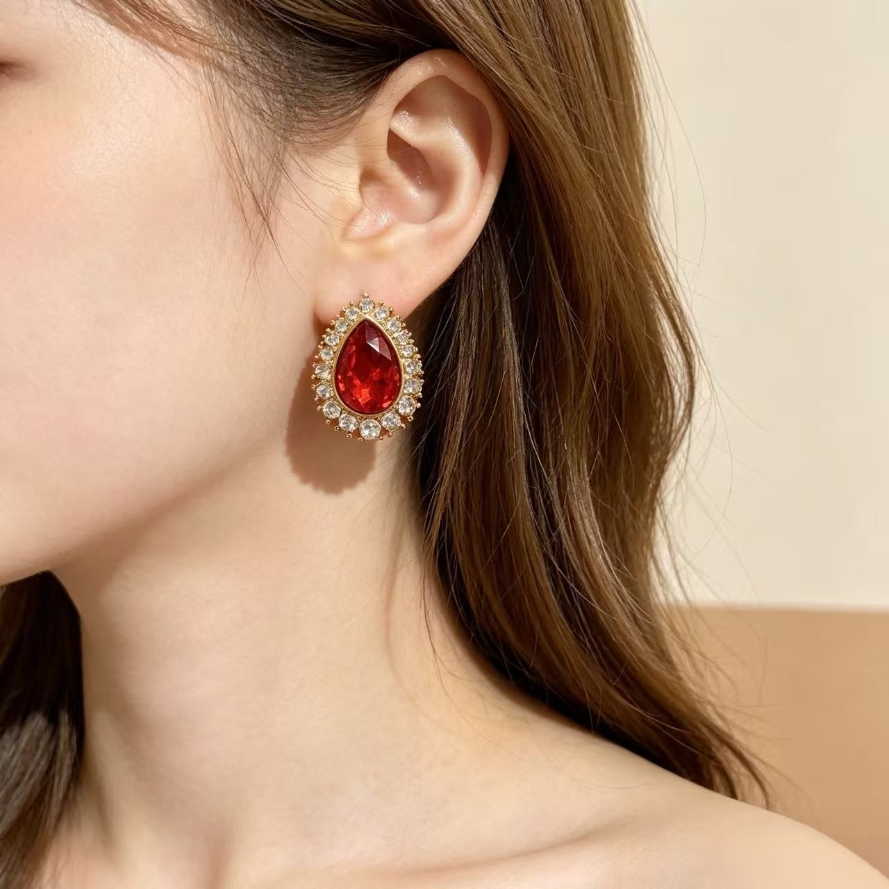 Elaborate Retro Water Droplets Stud Earrings For Unisex In Red Alloy With Rhinestones Inlay