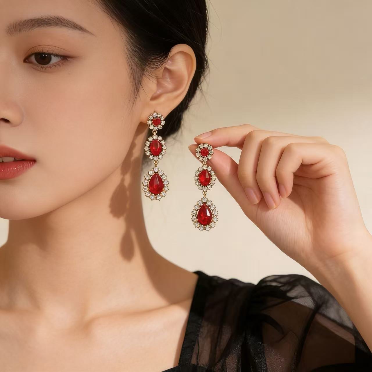 Water Droplets Stud Earrings For Unisex In Wine Red Alloy With Rhinestones Featuring 925 Sterling Silver Posts
