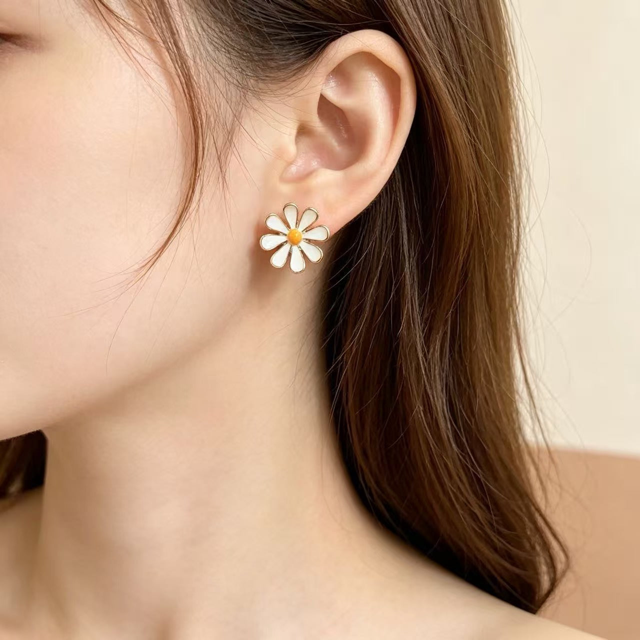 Daisy Stud Earrings For Unisex Featuring Enamel Craft And 925 Sterling Silver Posts In Pastoral Style