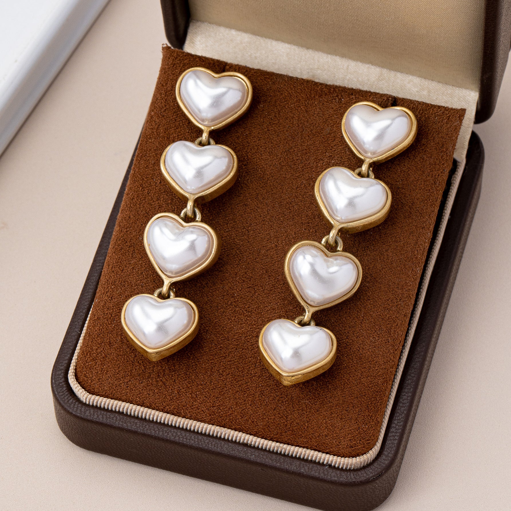Retro Heart Shape Stud Earrings With Tassel In Red, Electroplated Finish And Zinc Alloy Posts