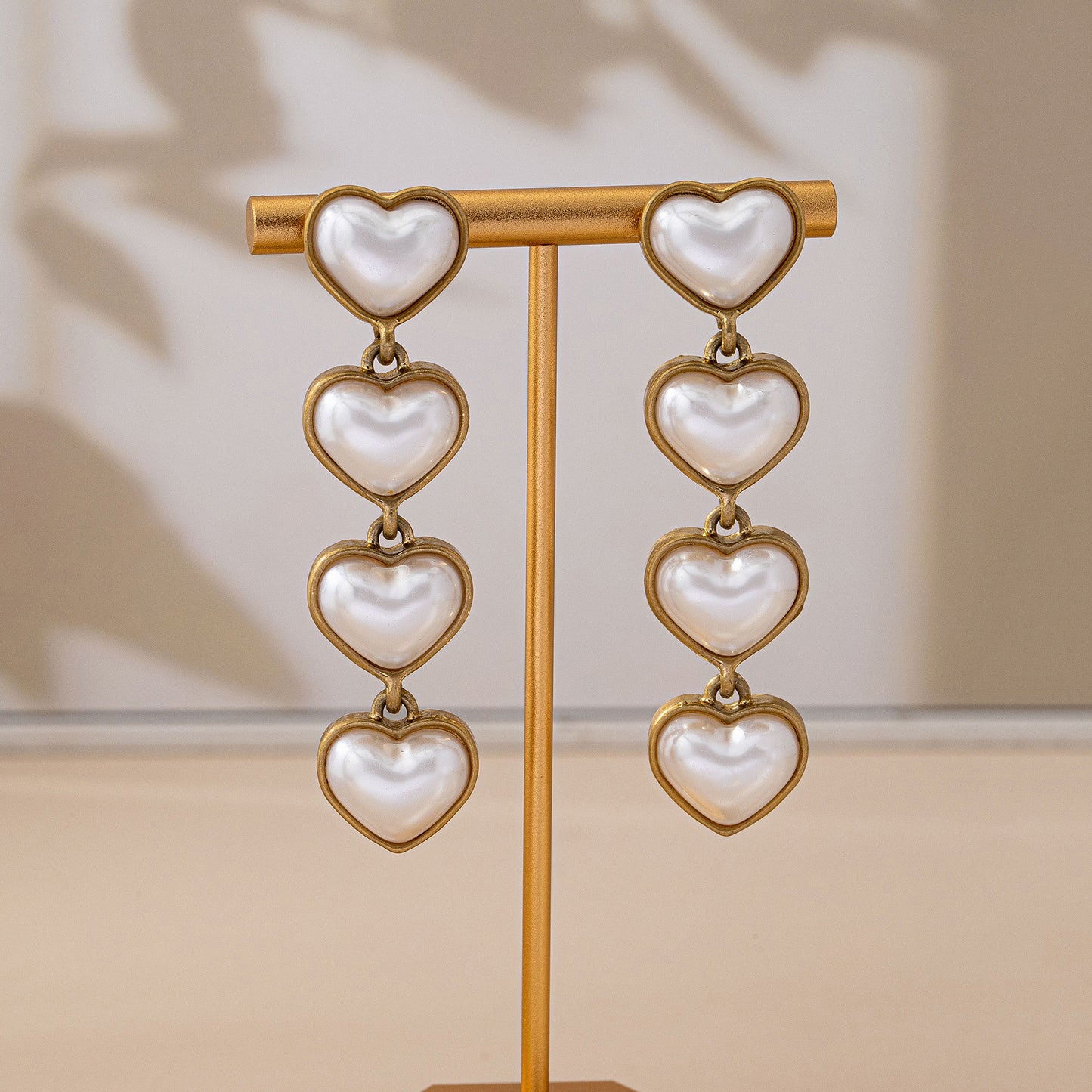 Retro Heart Shape Stud Earrings With Tassel In Red, Electroplated Finish And Zinc Alloy Posts