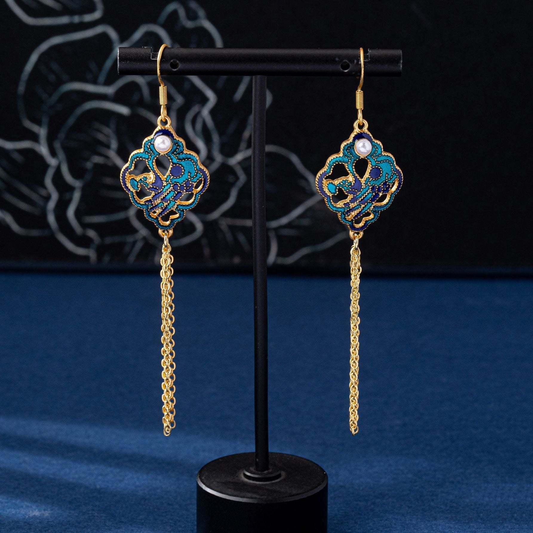 Ethnic Style Leaf Tassel Earrings For Women In Zinc Alloy With Electroplated Finish And Imitation Jade Glass Beads, Clip Earrings