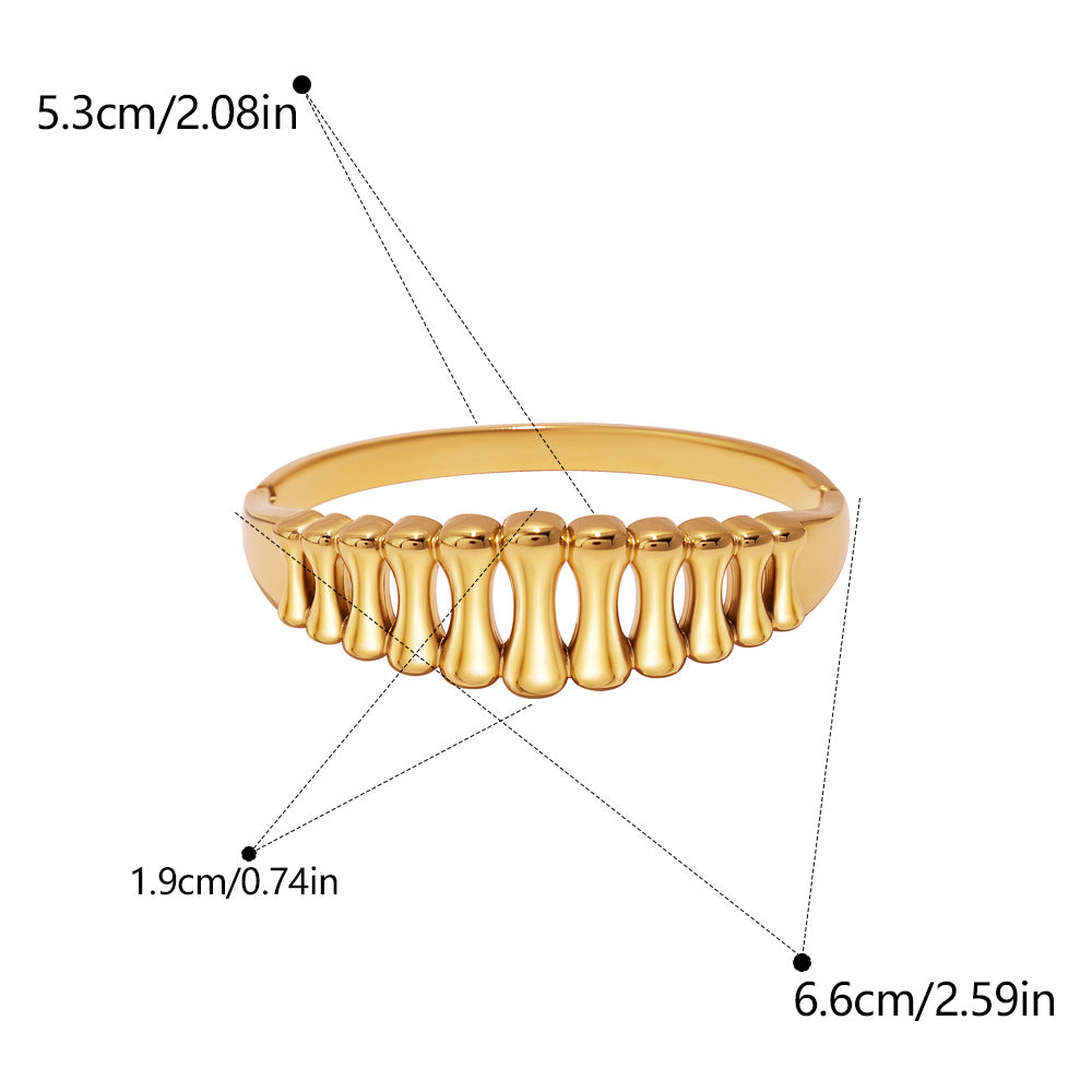 Unforgettable Simple Style Bangle In Gold Titanium Steel With Electroplated Gold Plating Process