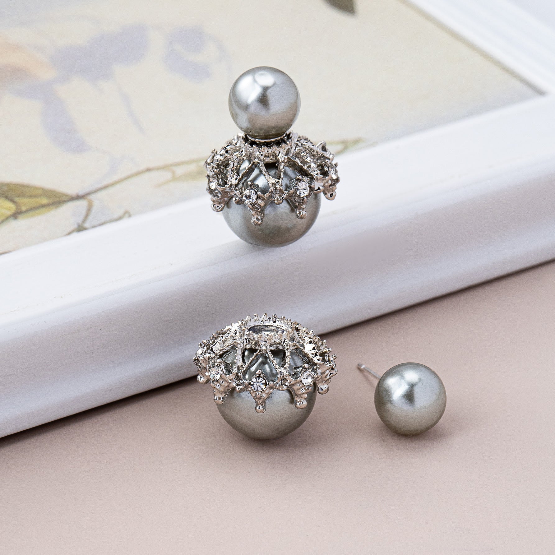 Grey Leaf Tassel Stud Earrings In Zinc Alloy With Zircon Inlay, Stylish Clip Earrings