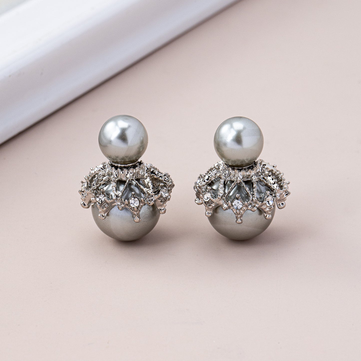 Grey Leaf Tassel Stud Earrings In Zinc Alloy With Zircon Inlay, Stylish Clip Earrings