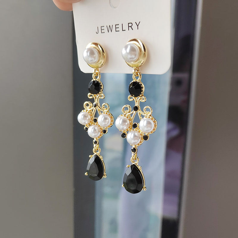 Baroque Style Water Droplets Earrings In Dyed Black Alloy For Women, Featuring Durable Alloy Studs