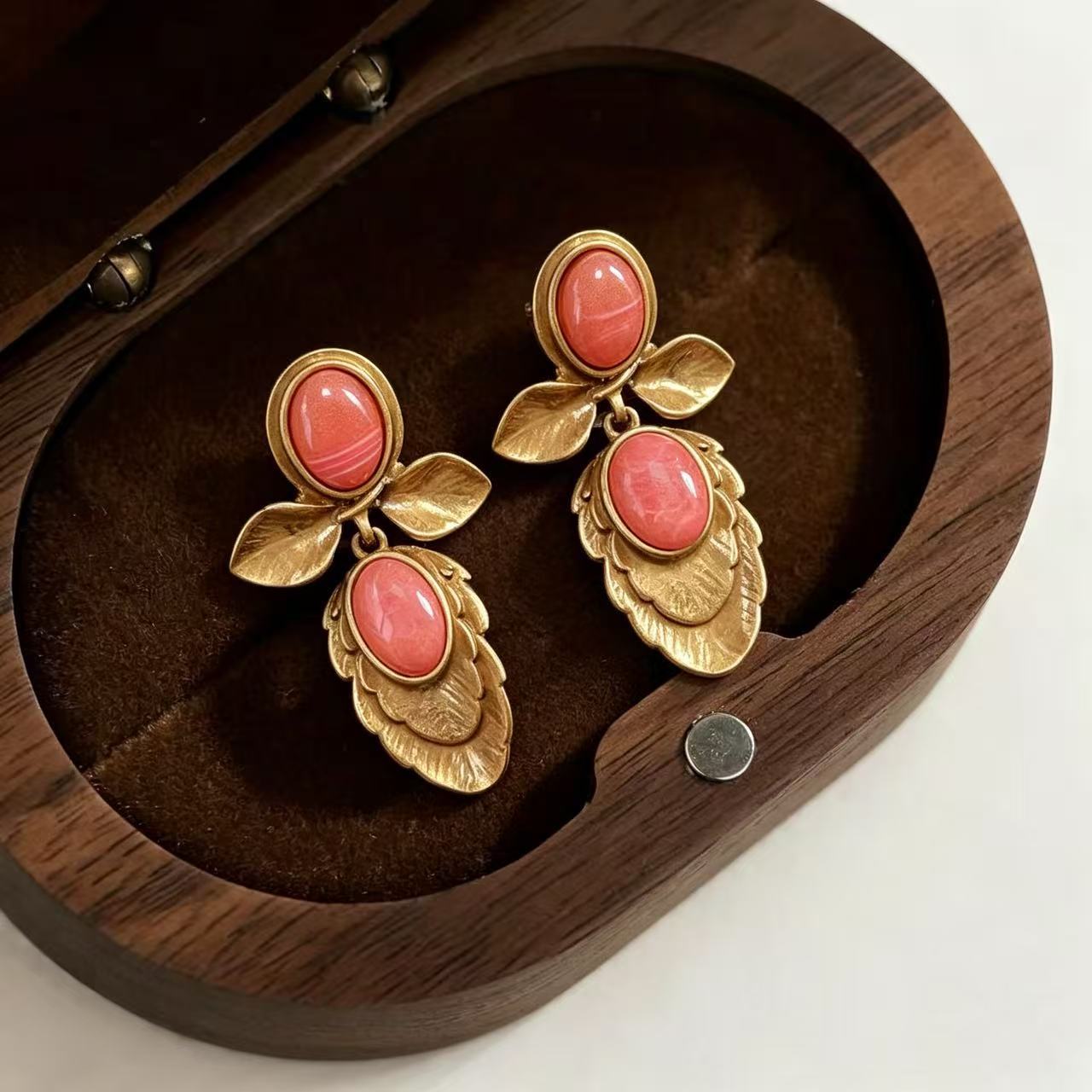 Petal Stud Earrings For Unisex Featuring Electroplated Alloy With 925 Sterling Silver Ear Pins In Silver