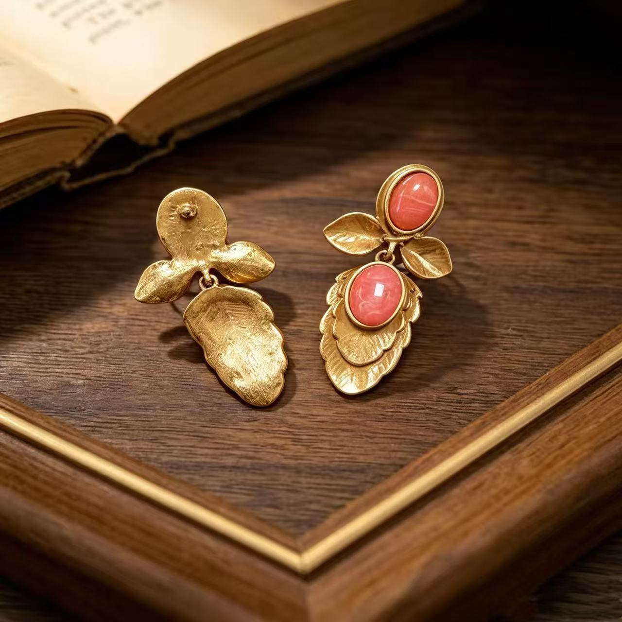 Petal Stud Earrings For Unisex Featuring Electroplated Alloy With 925 Sterling Silver Ear Pins In Silver