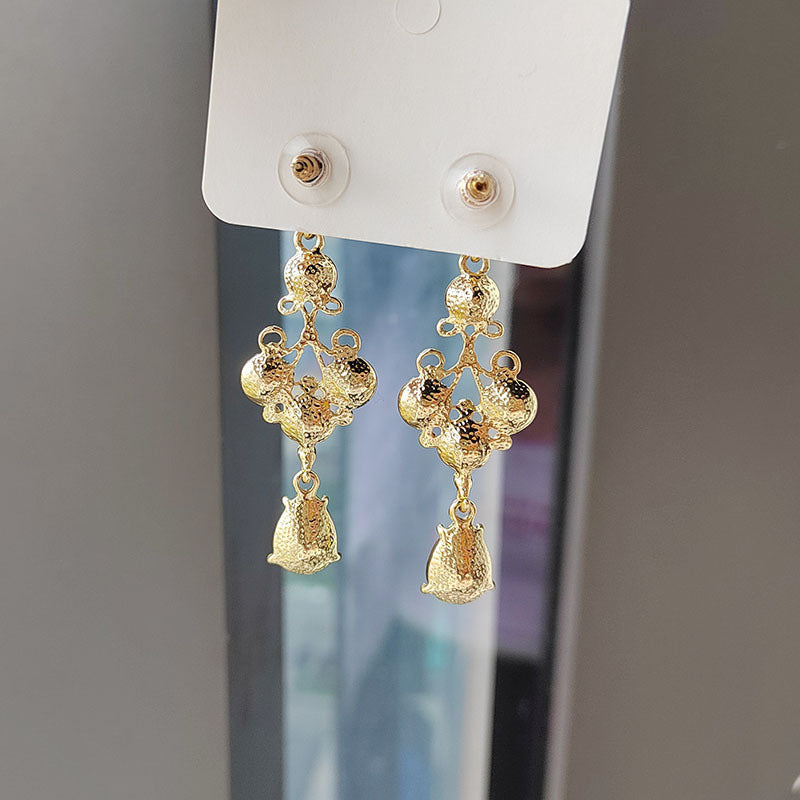 Baroque Style Water Droplets Earrings In Dyed Black Alloy For Women, Featuring Durable Alloy Studs