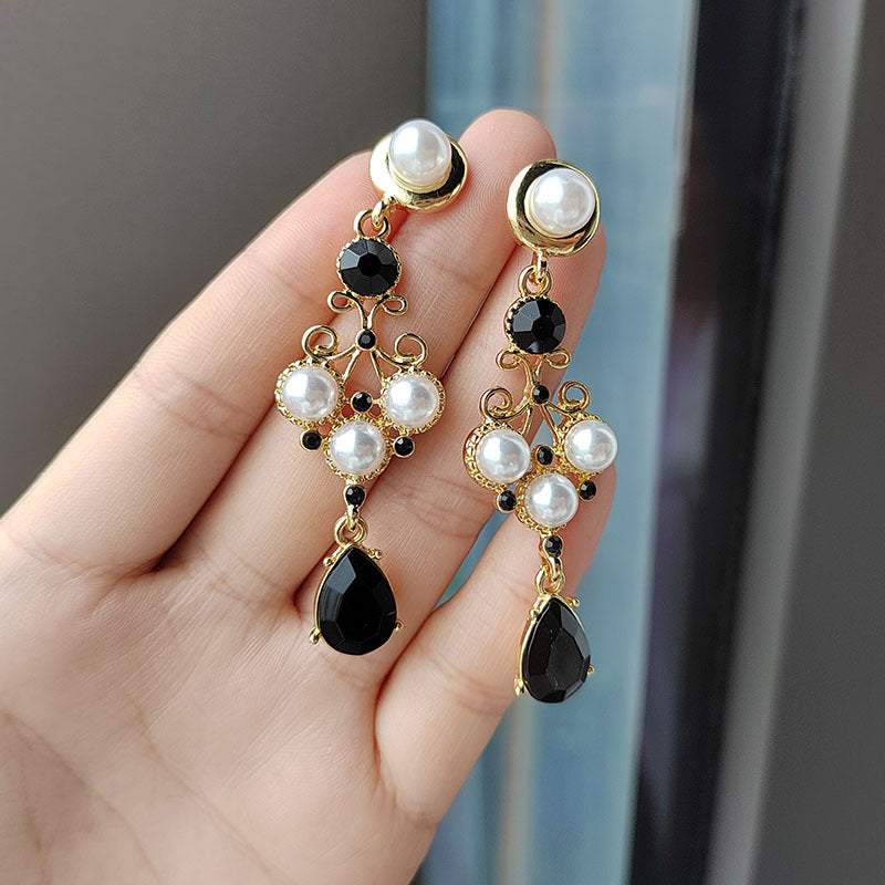 Baroque Style Water Droplets Earrings In Dyed Black Alloy For Women, Featuring Durable Alloy Studs