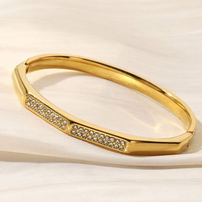Simple Style Circle Inlay Bangle For Women In Titanium Steel With Electroplated Gold Plating And Rhinestone Inlay