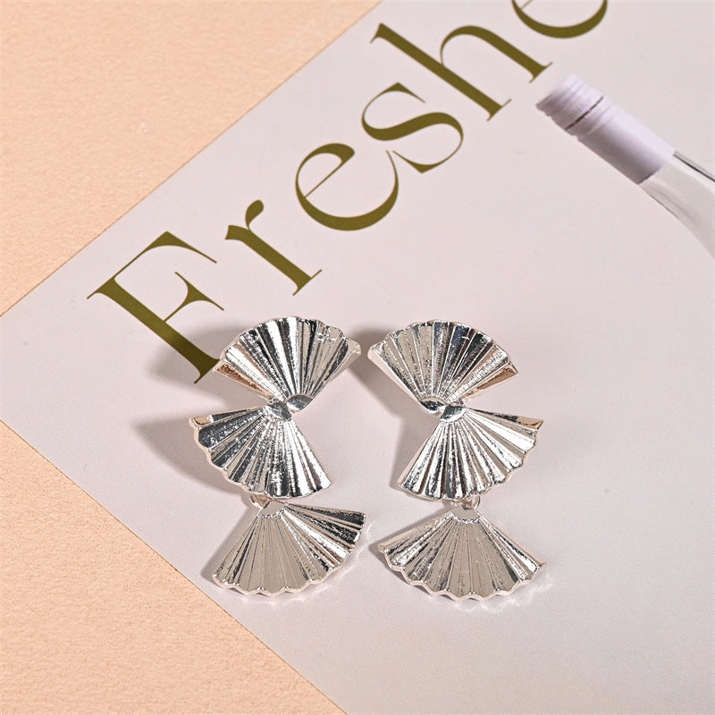 Retro Silver Sector Clip Earrings Made Of Zinc Alloy, Perfect For Daily Wear