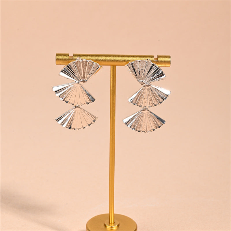 Retro Silver Sector Clip Earrings Made Of Zinc Alloy, Perfect For Daily Wear