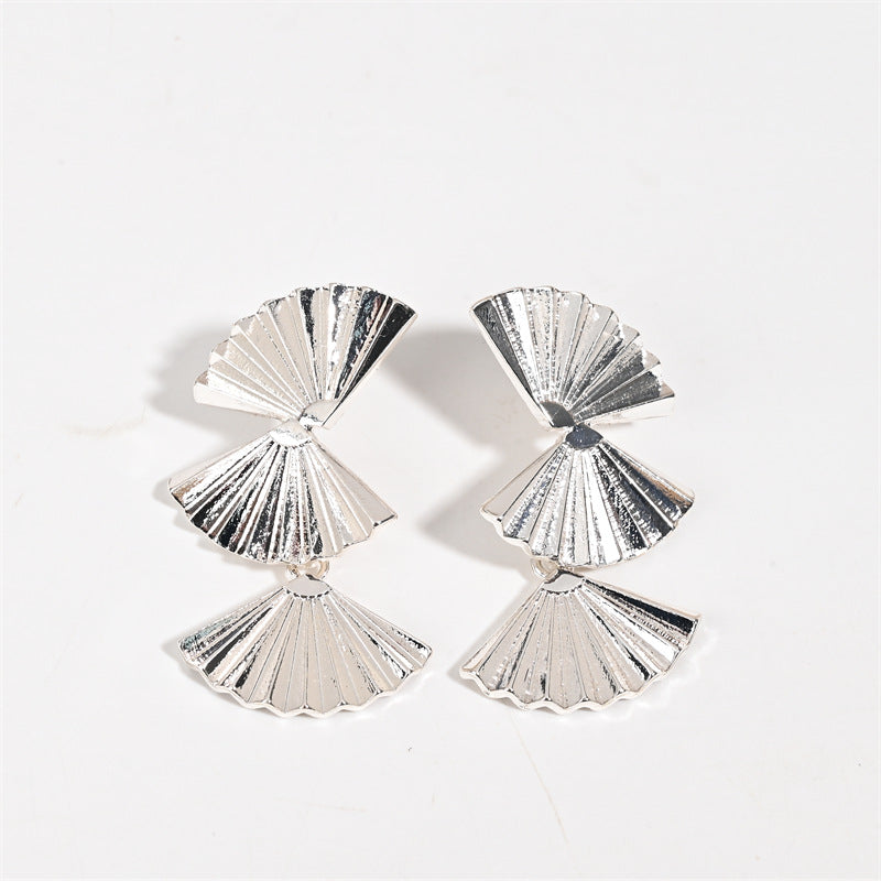 Retro Silver Sector Clip Earrings Made Of Zinc Alloy, Perfect For Daily Wear