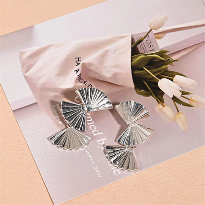 Retro Silver Sector Clip Earrings Made Of Zinc Alloy, Perfect For Daily Wear