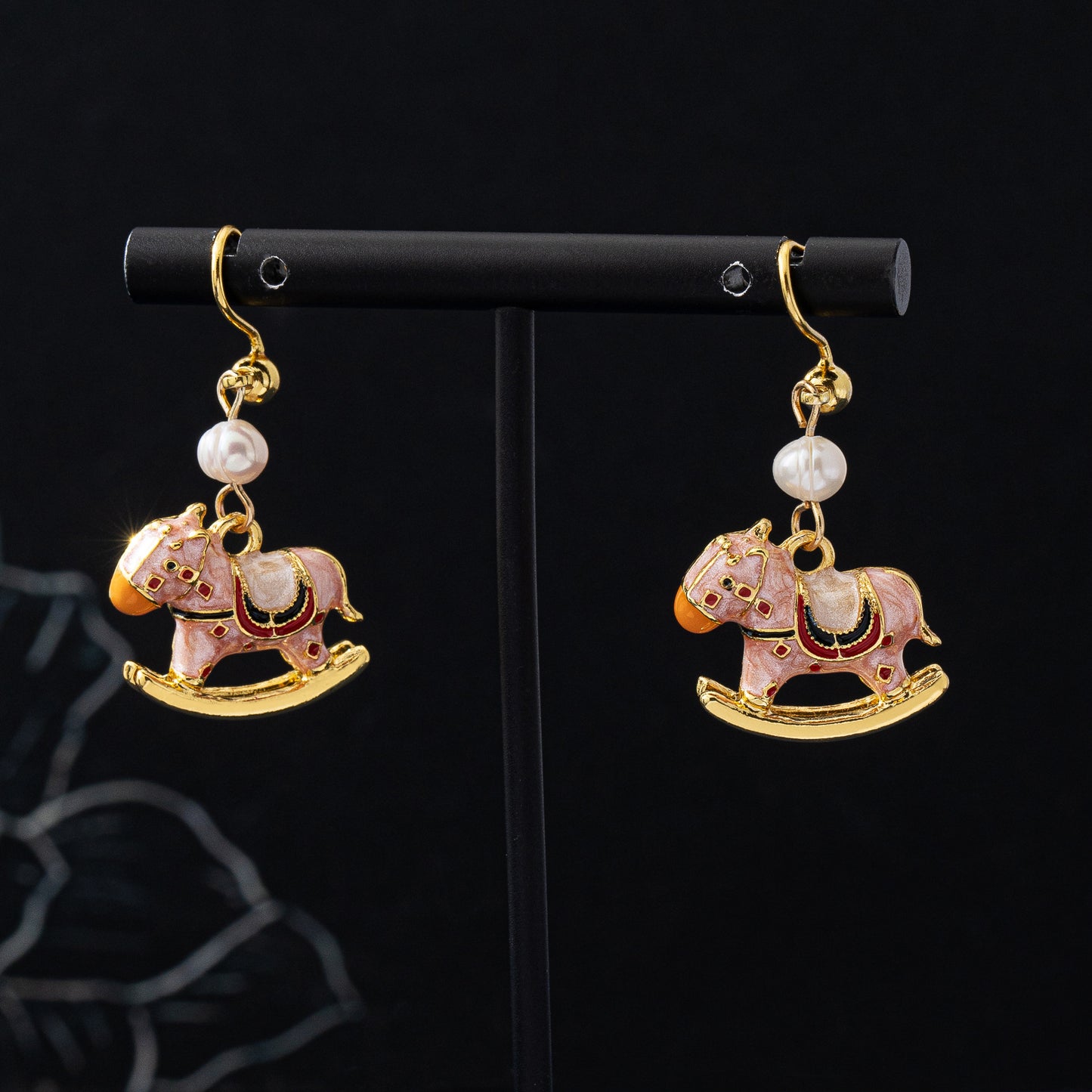 Pastoral Natural Pink Horse Stud Earrings In Zinc Alloy With Electroplated Finish, Clip Earrings