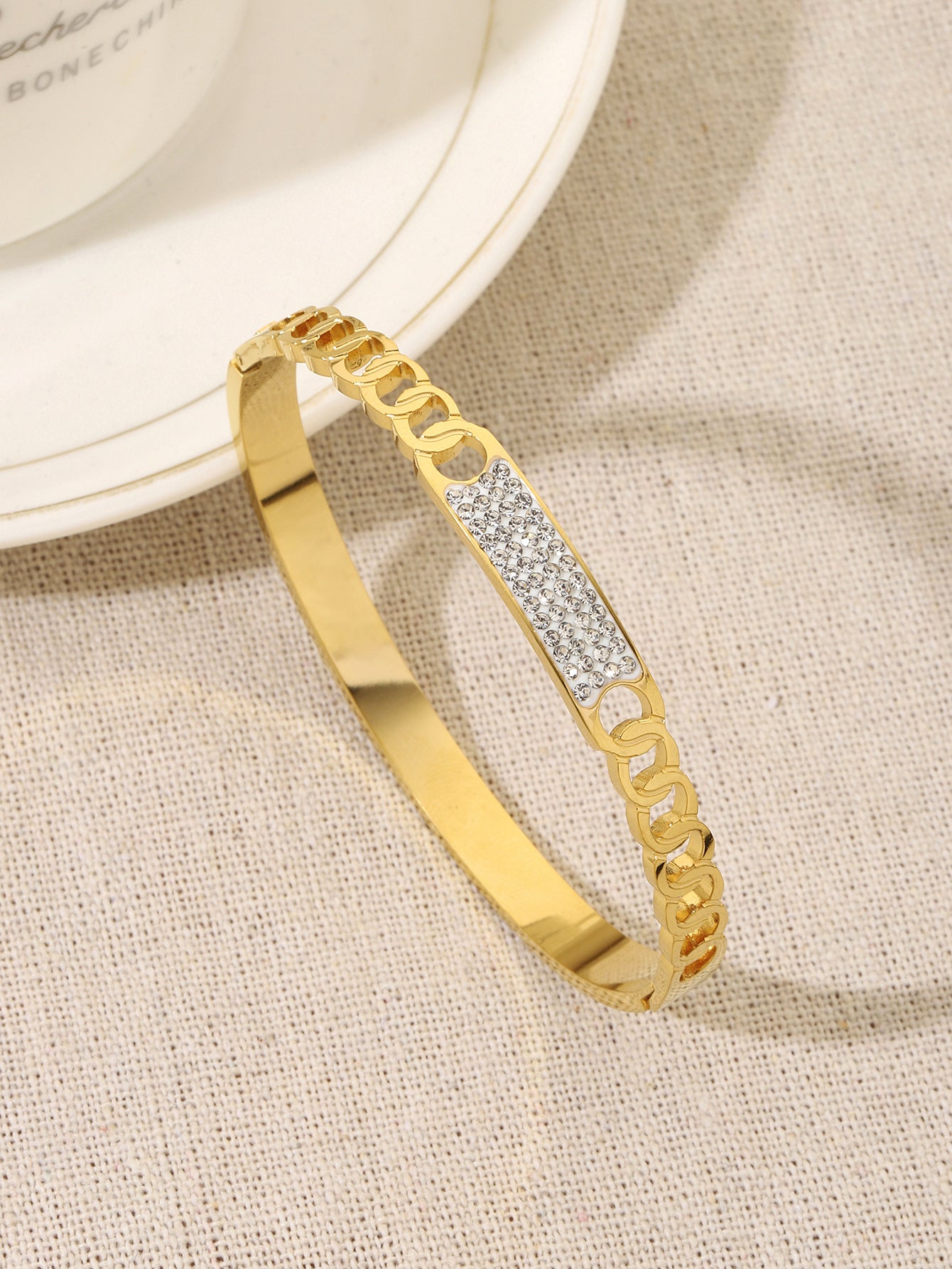 Simple Style Circle Inlay Bangle For Women In Titanium Steel With Rhinestones