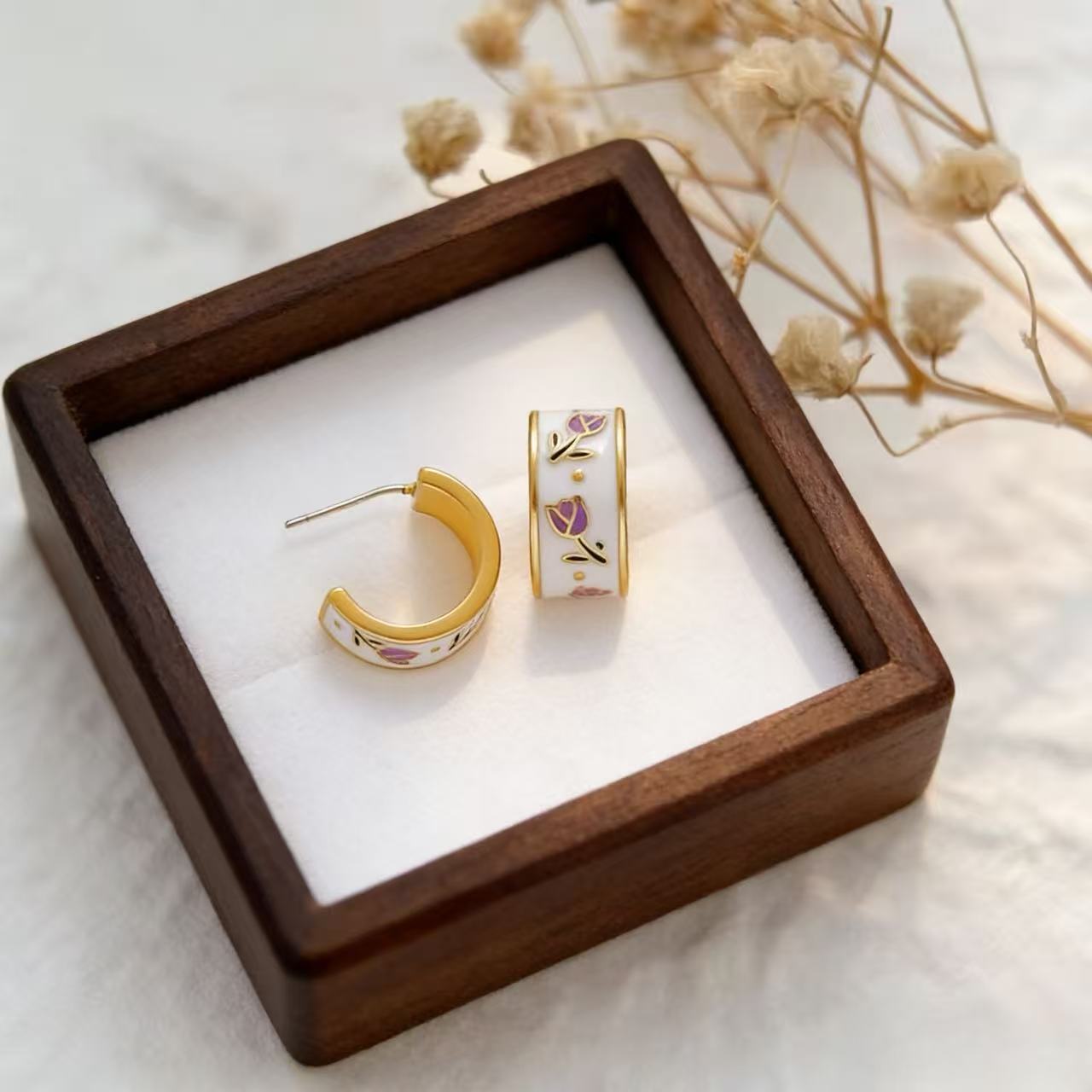 Retro Tulips Stud Earrings For Women With 925 Sterling Silver Posts Featuring Enamel Craftsmanship