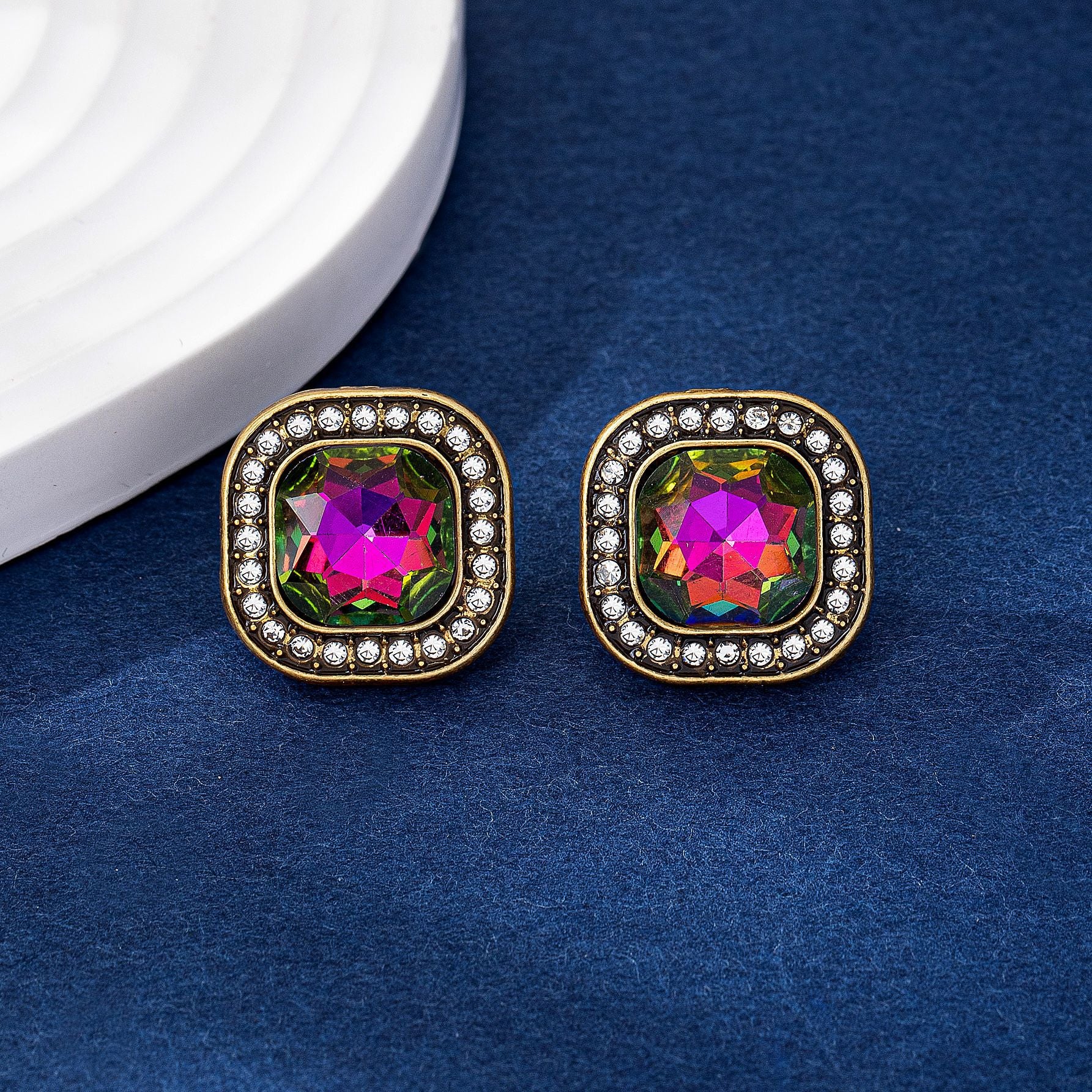 Retro Square Stud Earrings For Women In Green Metal With Rhinestones Featuring Electroplated Finish