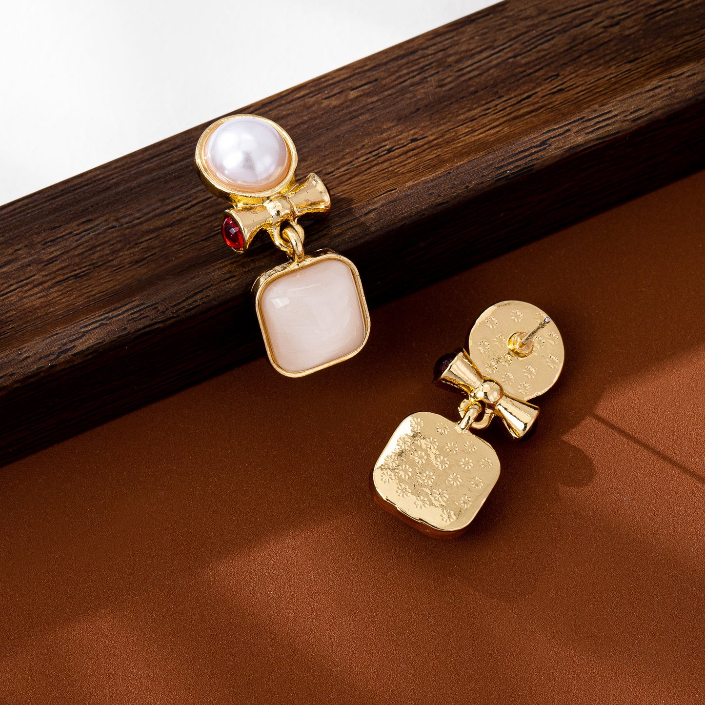 Natural Pink Flowers Stud Earrings For Unisex Featuring Zinc Alloy With 925 Sterling Silver Posts And Cat's Eye Stone Inlay