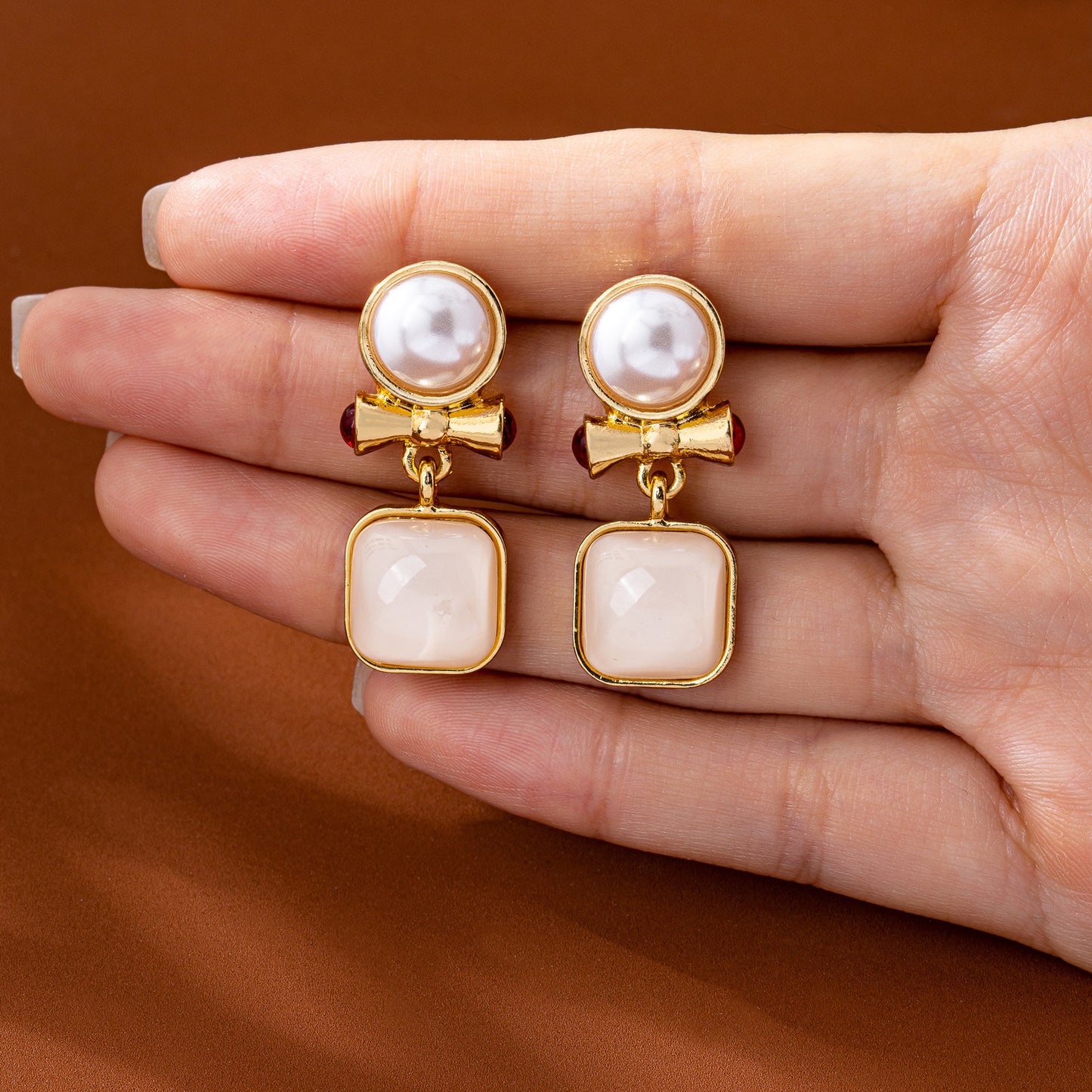Natural Pink Flowers Stud Earrings For Unisex Featuring Zinc Alloy With 925 Sterling Silver Posts And Cat's Eye Stone Inlay