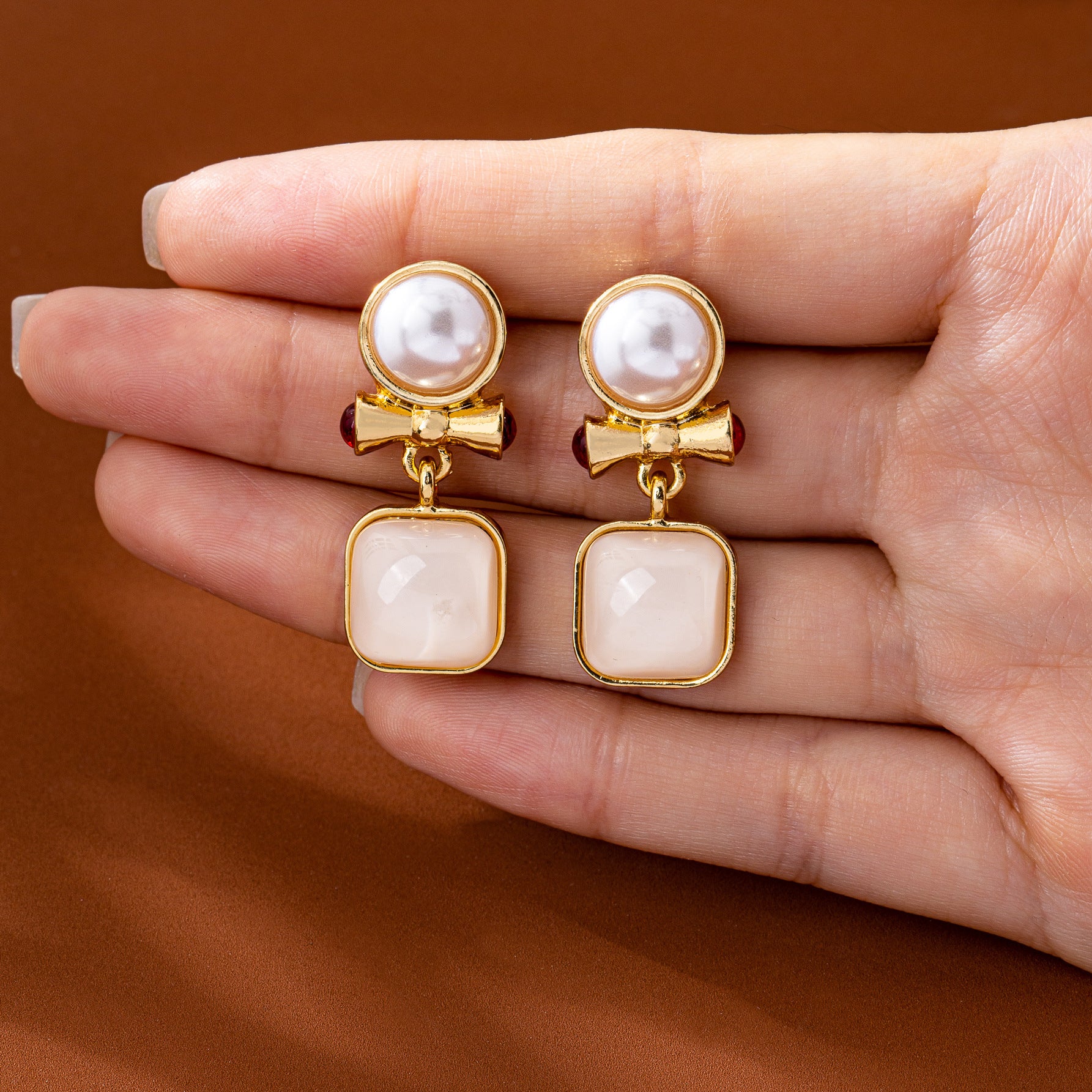 Natural Pink Flowers Stud Earrings For Unisex Featuring Zinc Alloy With 925 Sterling Silver Posts And Cat's Eye Stone Inlay
