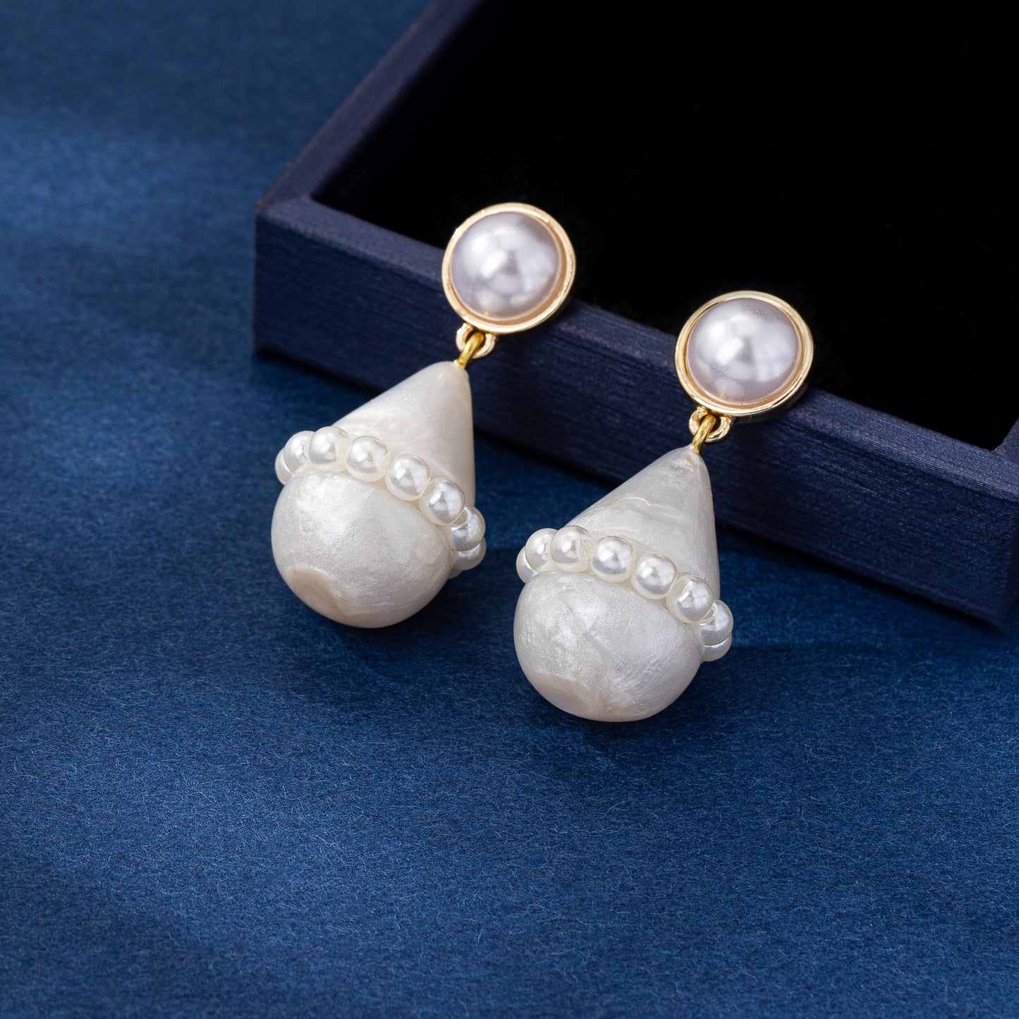 Retro Water Droplets Stud Earrings For Unisex Featuring Alloy Material